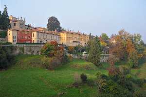 Xtrallusion offers characteristic Bed and Breakfast, B&B, Guest House, Hotel, Albergo and Country Lodge accommodation in Italy. Plus independent self-guided Walking, Adventure, Activity, Skiing and Paragliding Holiday itineraries on the Italian Rivieras, in the Italian Lakes, in the Italian Alps and in some of the most beautiful corners of Italy.